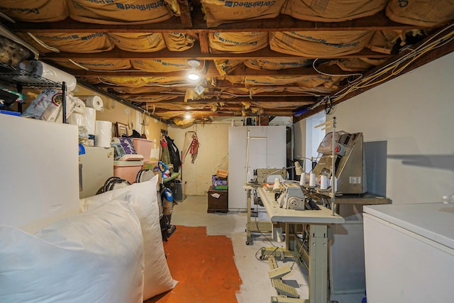 basement featuring washer / clothes dryer