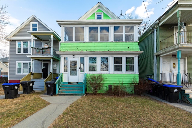 view of front of home with a front yard