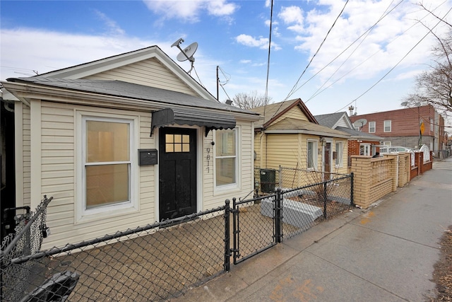 bungalow-style house featuring central AC