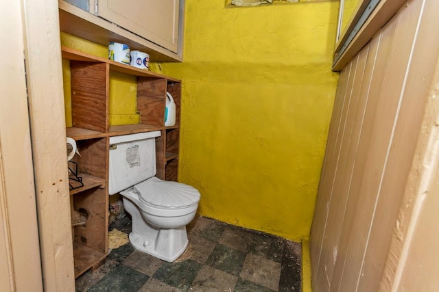 bathroom featuring toilet