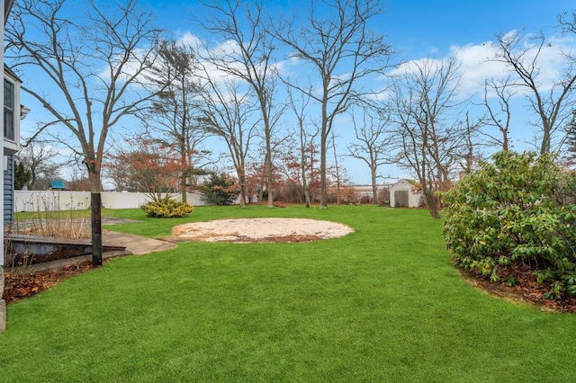 view of yard with a shed