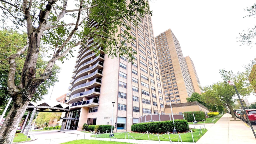 66-36 Yellowstone Blvd Unit 9C, Forest Hills, NY 11375 - view of building exterior