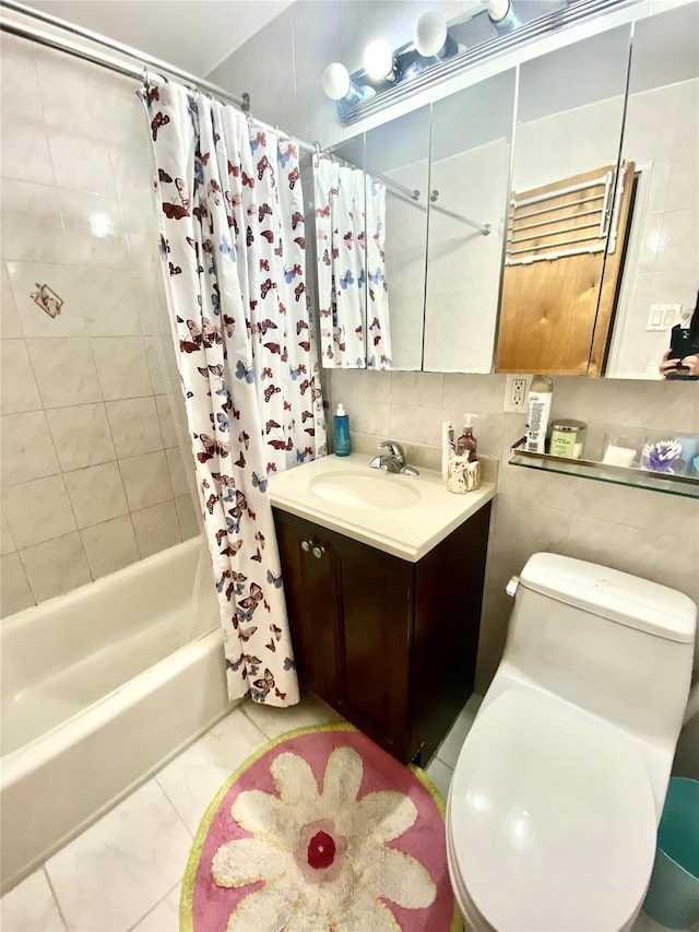 full bathroom featuring tile walls, vanity, tasteful backsplash, shower / bath combination with curtain, and toilet