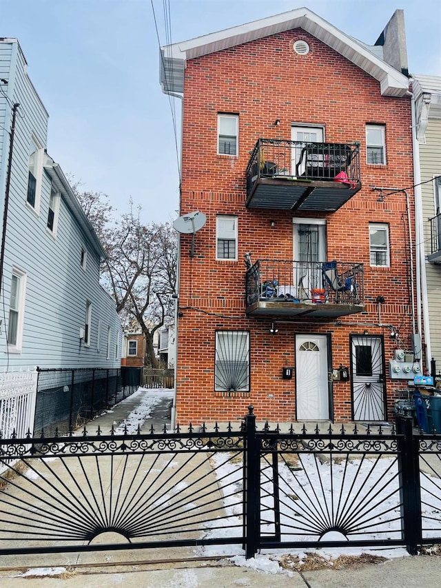 multi unit property with a balcony