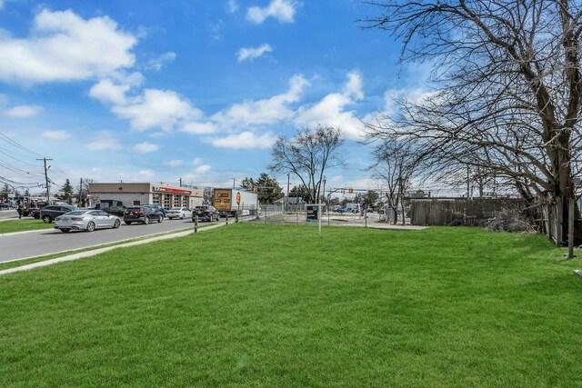 899 Old Country Rd, Westbury, NY 11590