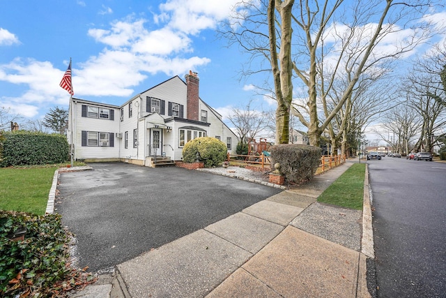 view of front of property