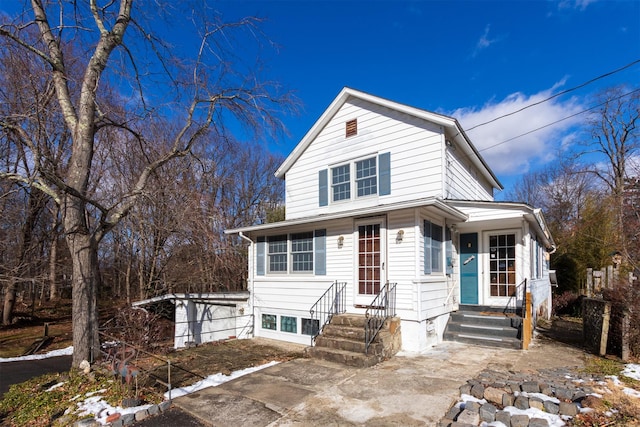 view of front of property