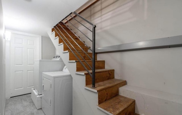 laundry room with washer / dryer