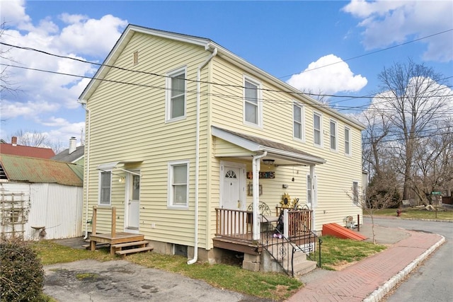 view of front of property