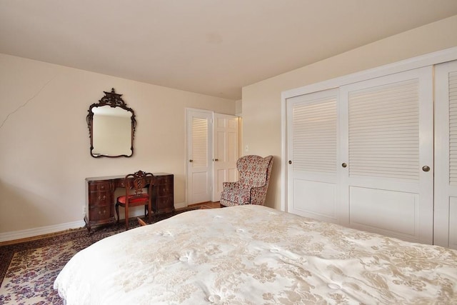 bedroom featuring a closet