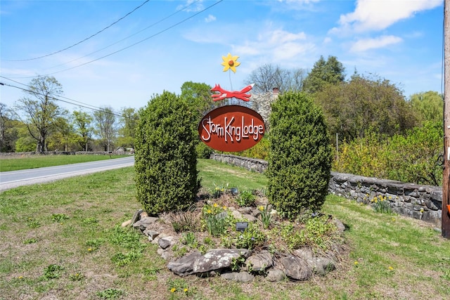 100 Pleasant Hill Rd, New Windsor, NY 12553 - community / neighborhood sign featuring a lawn