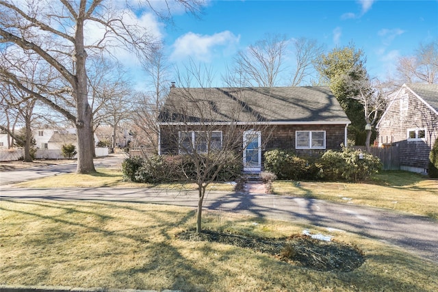 view of front of property with a front yard