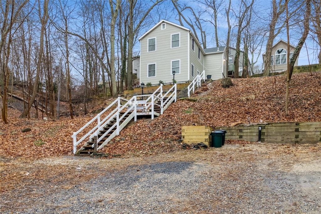 view of front of property