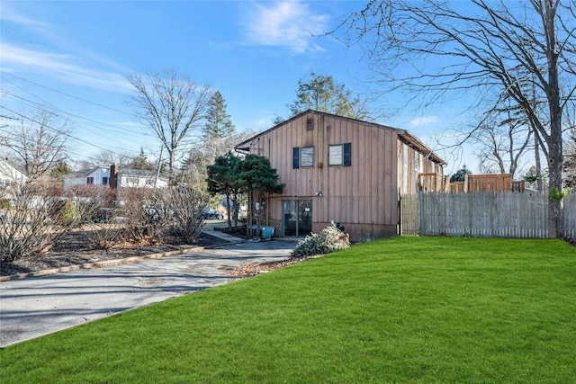 exterior space featuring a yard