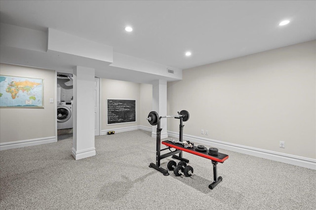 workout room featuring washer / dryer, visible vents, baseboards, and recessed lighting