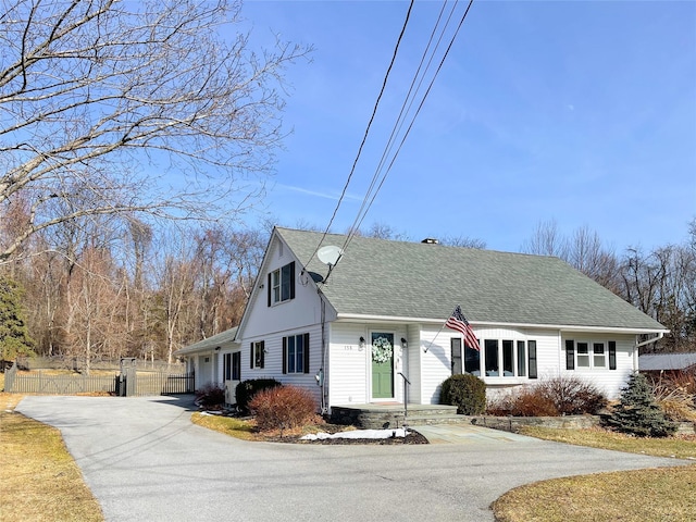 view of front of property