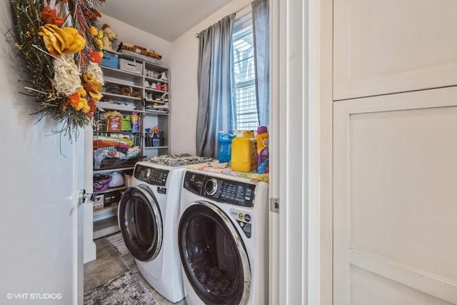 washroom with tile patterned flooring and independent washer and dryer