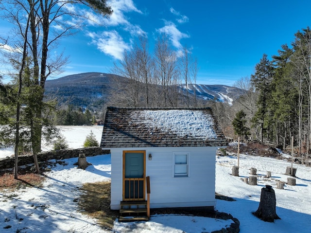 exterior space with a mountain view