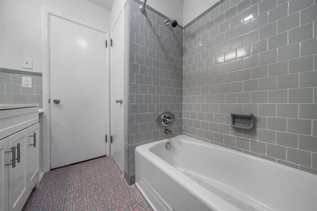 bathroom featuring tiled shower / bath combo