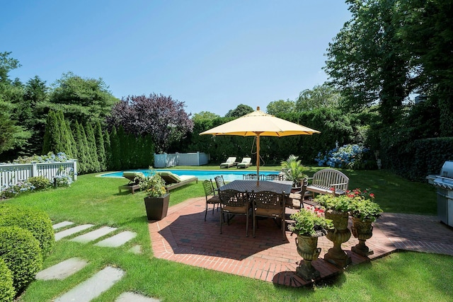 view of yard with a patio area