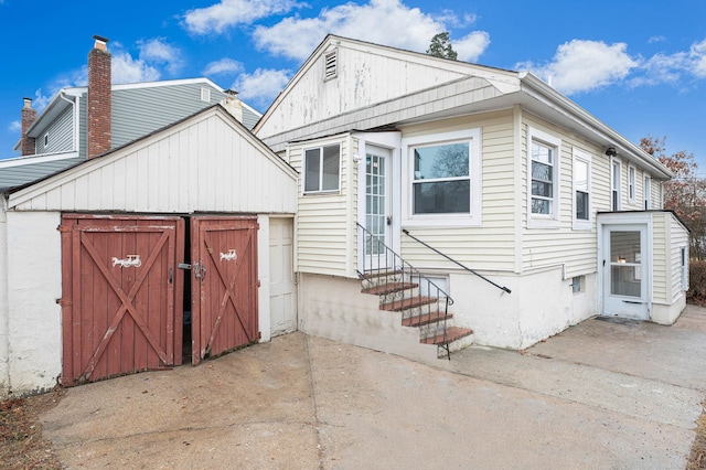 view of front of property