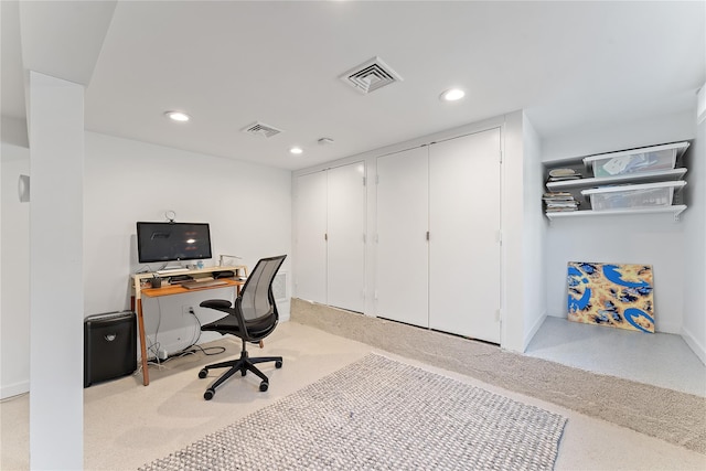 home office featuring recessed lighting, visible vents, and baseboards