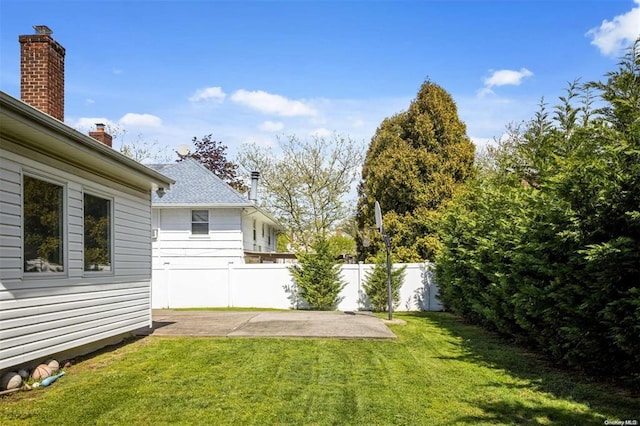 view of yard with a patio