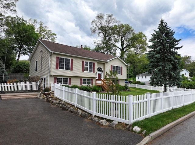 view of raised ranch