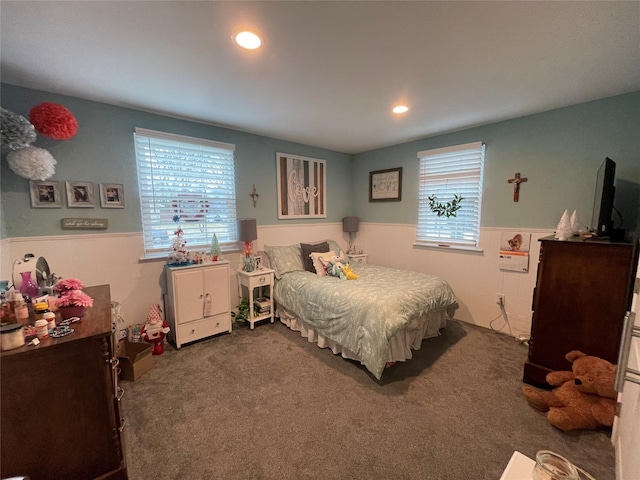 bedroom with carpet flooring