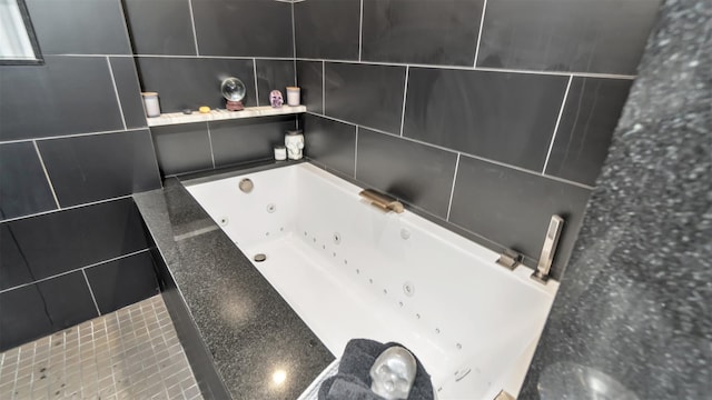 bathroom featuring a tub