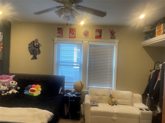 bedroom with ceiling fan