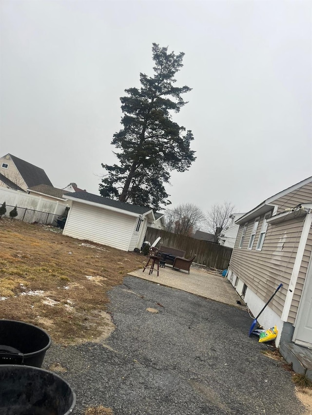 view of yard with a patio