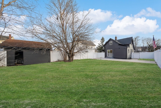 view of yard with a patio area