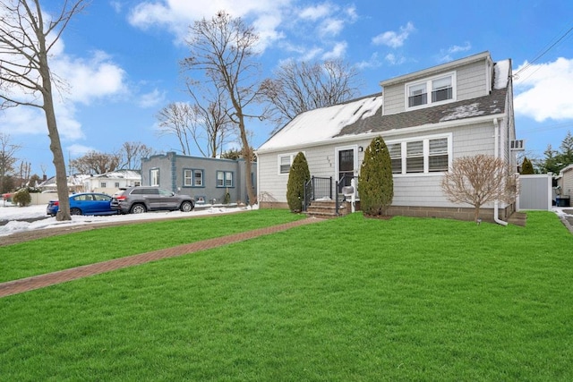 view of front facade featuring a front lawn