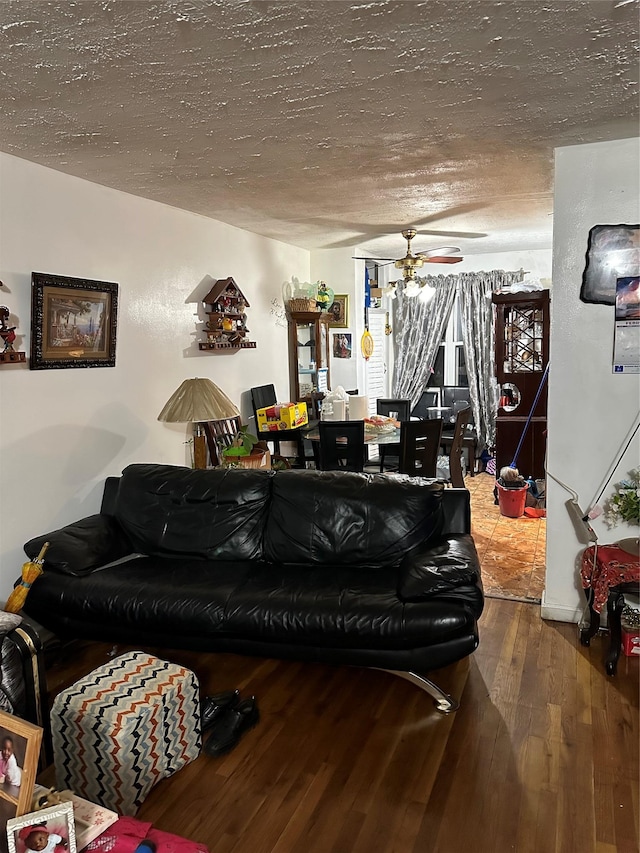 Listing photo 3 for 1253 E 223rd St, Bronx NY 10466