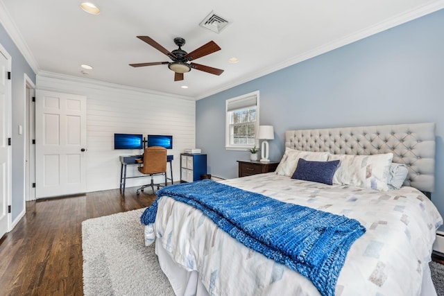 bedroom featuring ceiling fan, recessed lighting, wood finished floors, visible vents, and crown molding