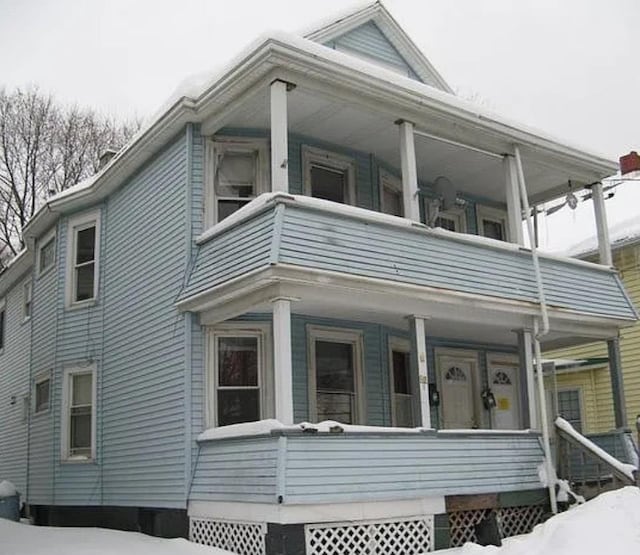 view of front of house with covered porch