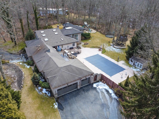 121 Laurel Ln, Laurel Hollow, NY 11791 - aerial view of property and surrounding area featuring a heavily wooded area