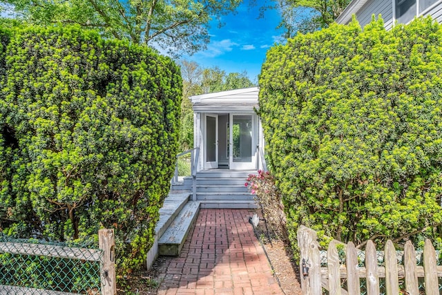 10 Clearbrook Dr, Smithtown, NY 11787 - view of side of home