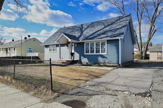 view of front facade with a front lawn