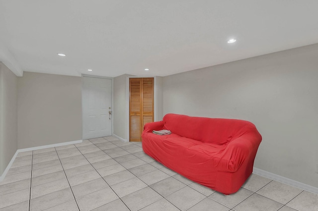 sitting room featuring light tile patterned flooring