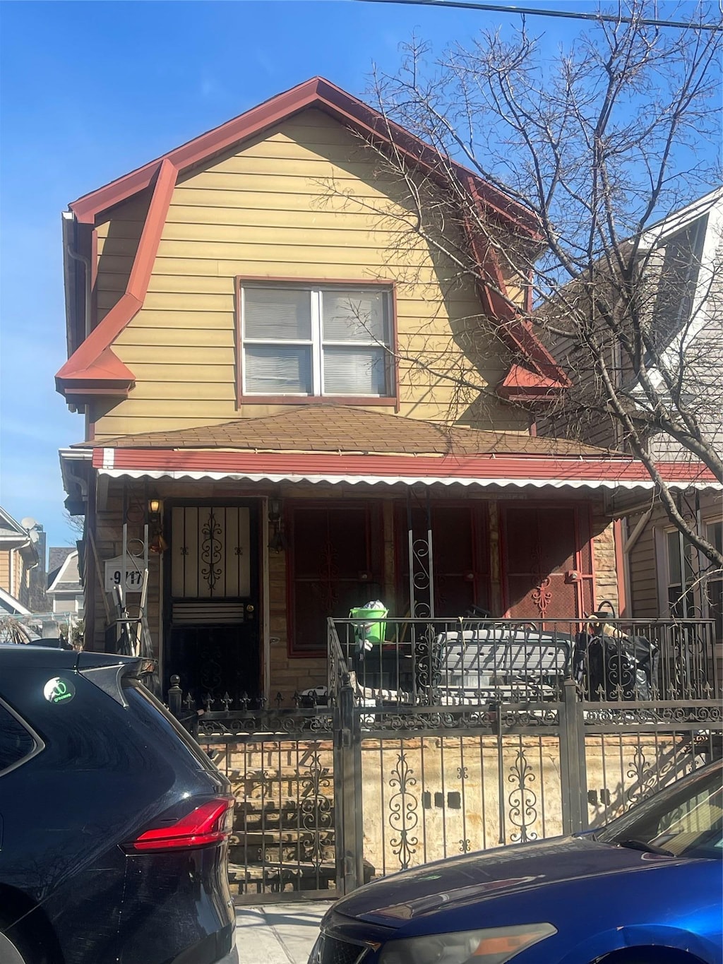 view of front of home featuring covered porch