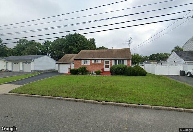 view of front of house with a front lawn