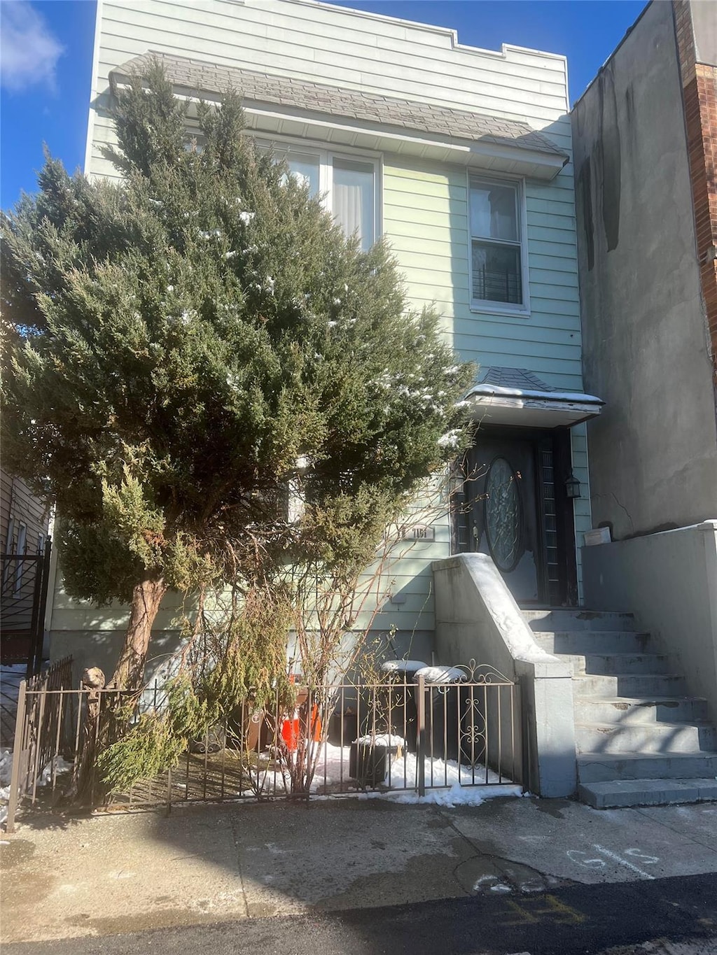 7151 67th Pl, Glendale, NY 11385 - photo 1