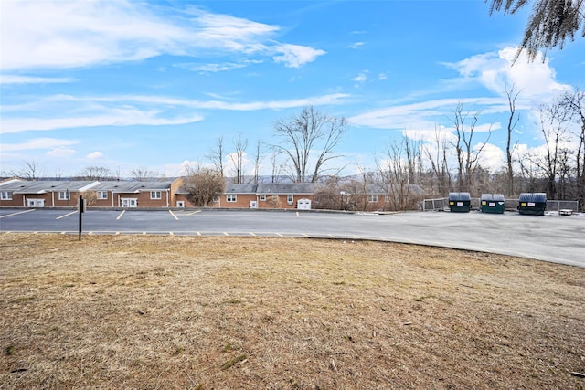 view of yard with a residential view