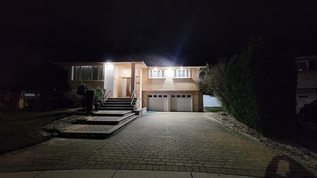 view of front facade featuring a garage