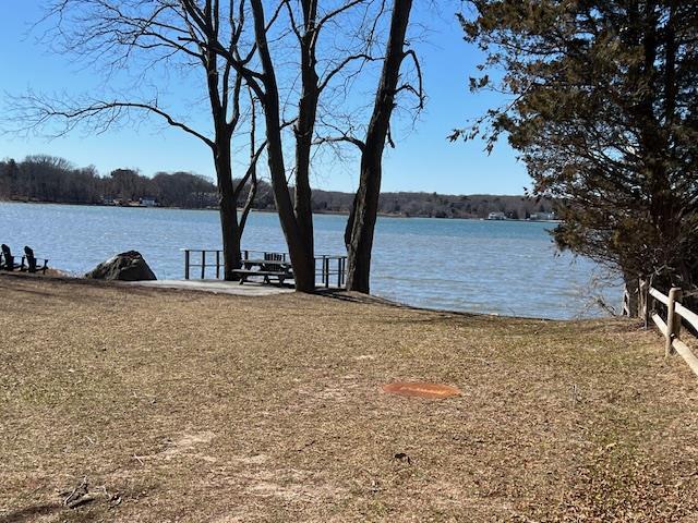 view of yard featuring a water view