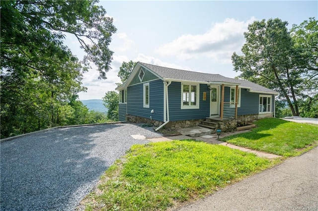 view of front of house with a front yard