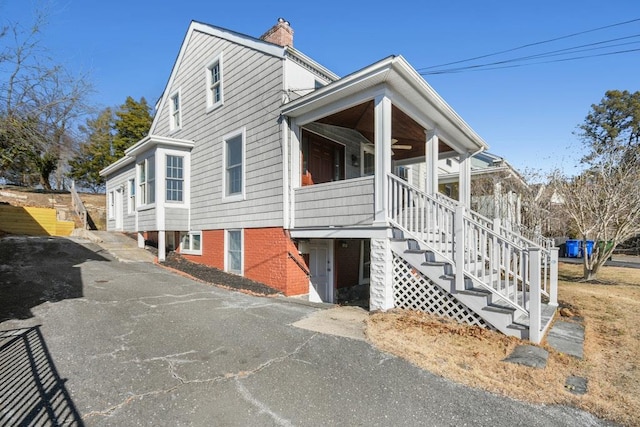 view of front facade with covered porch