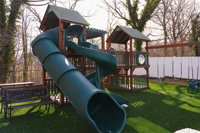 334 Central Park Ave Unit H8, Scarsdale, NY 10583 - view of play area